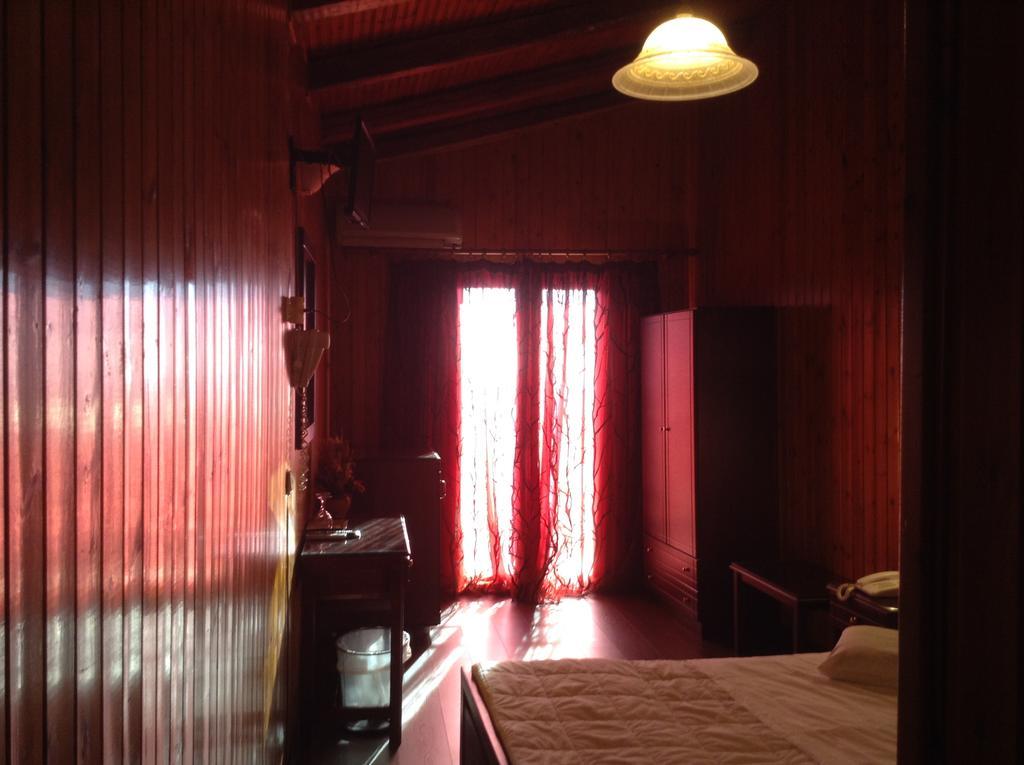 Hotel Lefas デルポイ エクステリア 写真